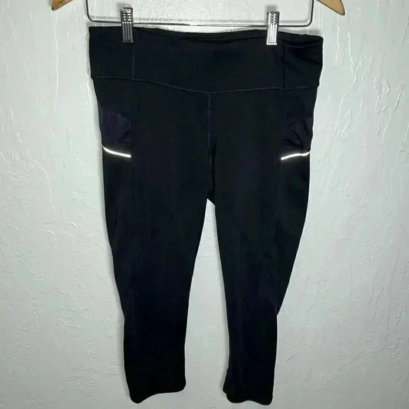 Athleta Stride Capri Black Size Medium - Picture 1 of 6